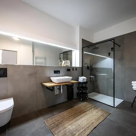 Gh Superior Ii-vi 12 Apartament